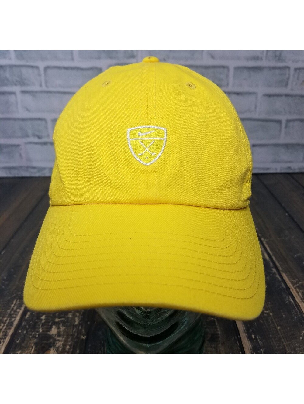 Nike Golf Hat Cap Strapback Men's Yellow Lightweight Golfing Casual